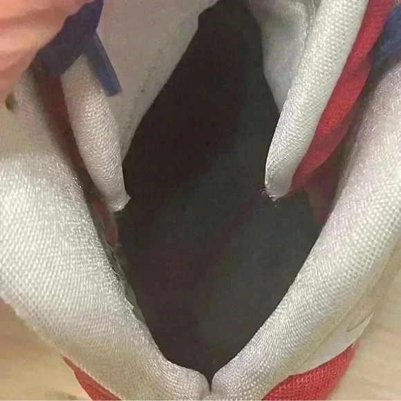 Nike Hyperdunk in Good to great Sz 8 Men’s Stars. Red White and Blue. American - Picture 13 of 14